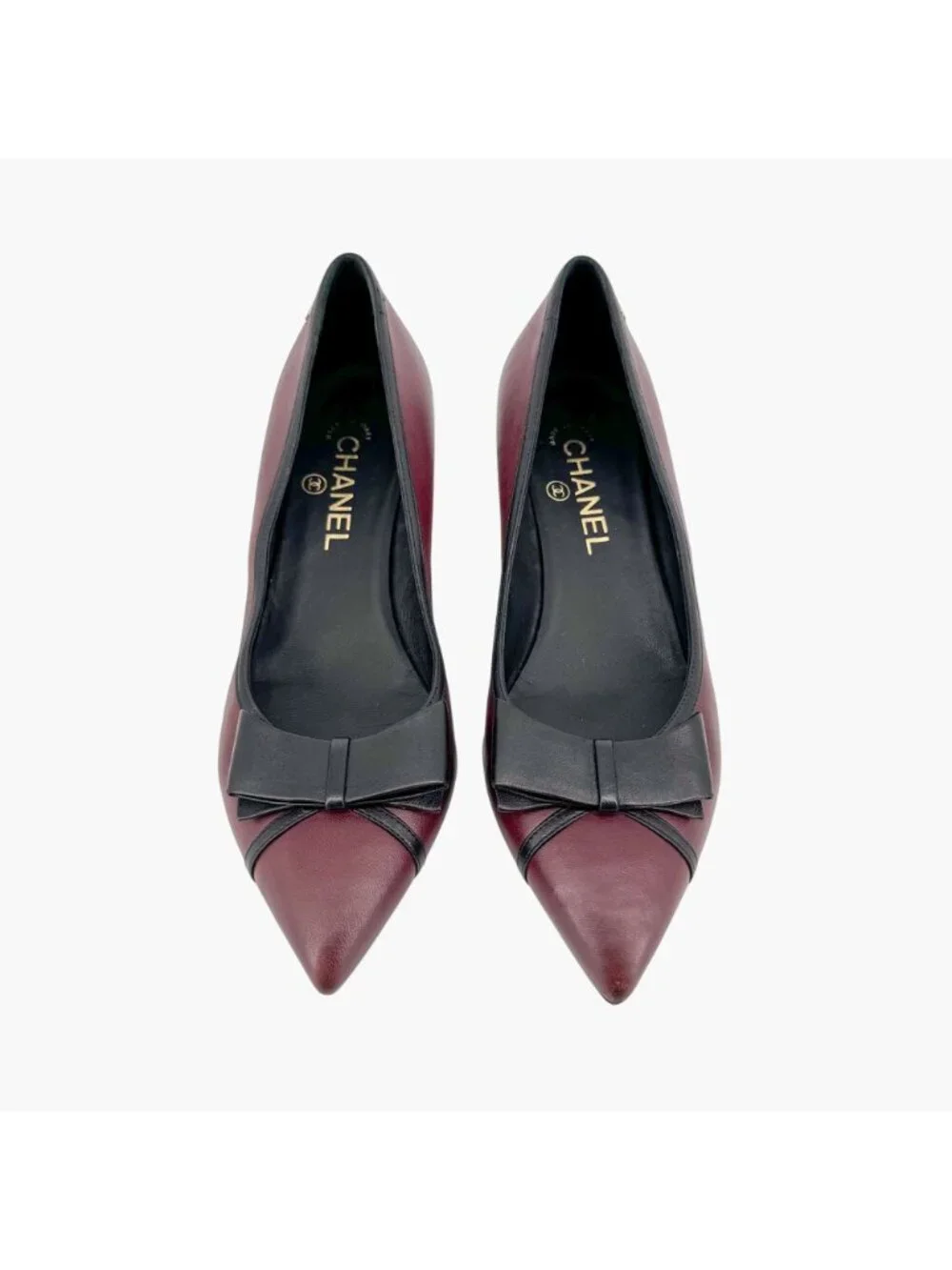 Chanel Pointed Toe Bow Pumps Size 38 US 7-7.5 Maroon Leather CC Mid Block Heel